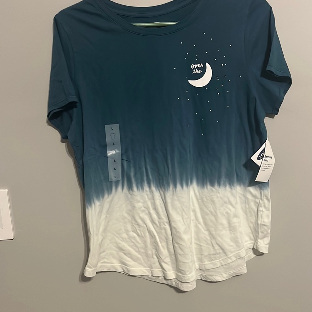Old Navy t-shirt